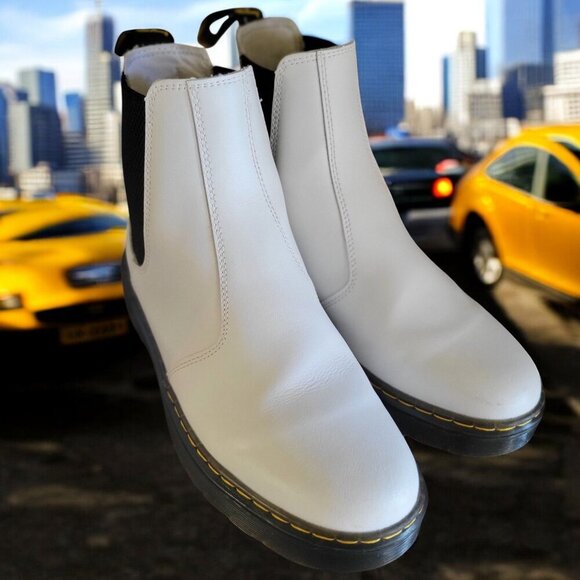 Dr. Martens Dorrian Pull on White Leather Chelsea Boots Unisex Men's SZ 8 - Picture 1 of 9